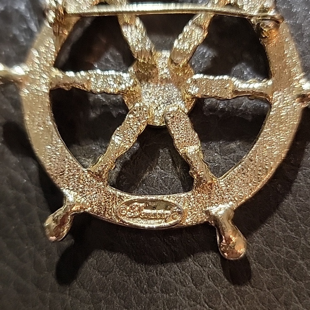 Danecraft Ships Wheel Helm Nautical Enamel Vintage Brooch Pin - Picture 6 of 9
